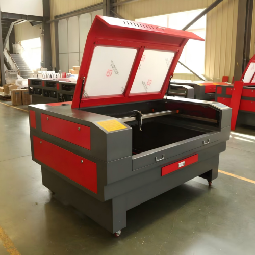 CO₂ Laser Engraving Cutting Machine-with Cover